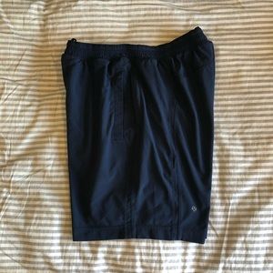 Lululemon 9” pace breaker short - XL